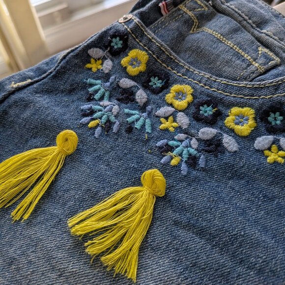 Vigoss dark blue denim shorts with yellow fringes and embroidery - Picture 4 of 5